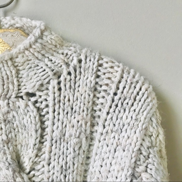 Vintage Hand Knit Chunky Sweater Size Med Oatmeal - Picture 3 of 11